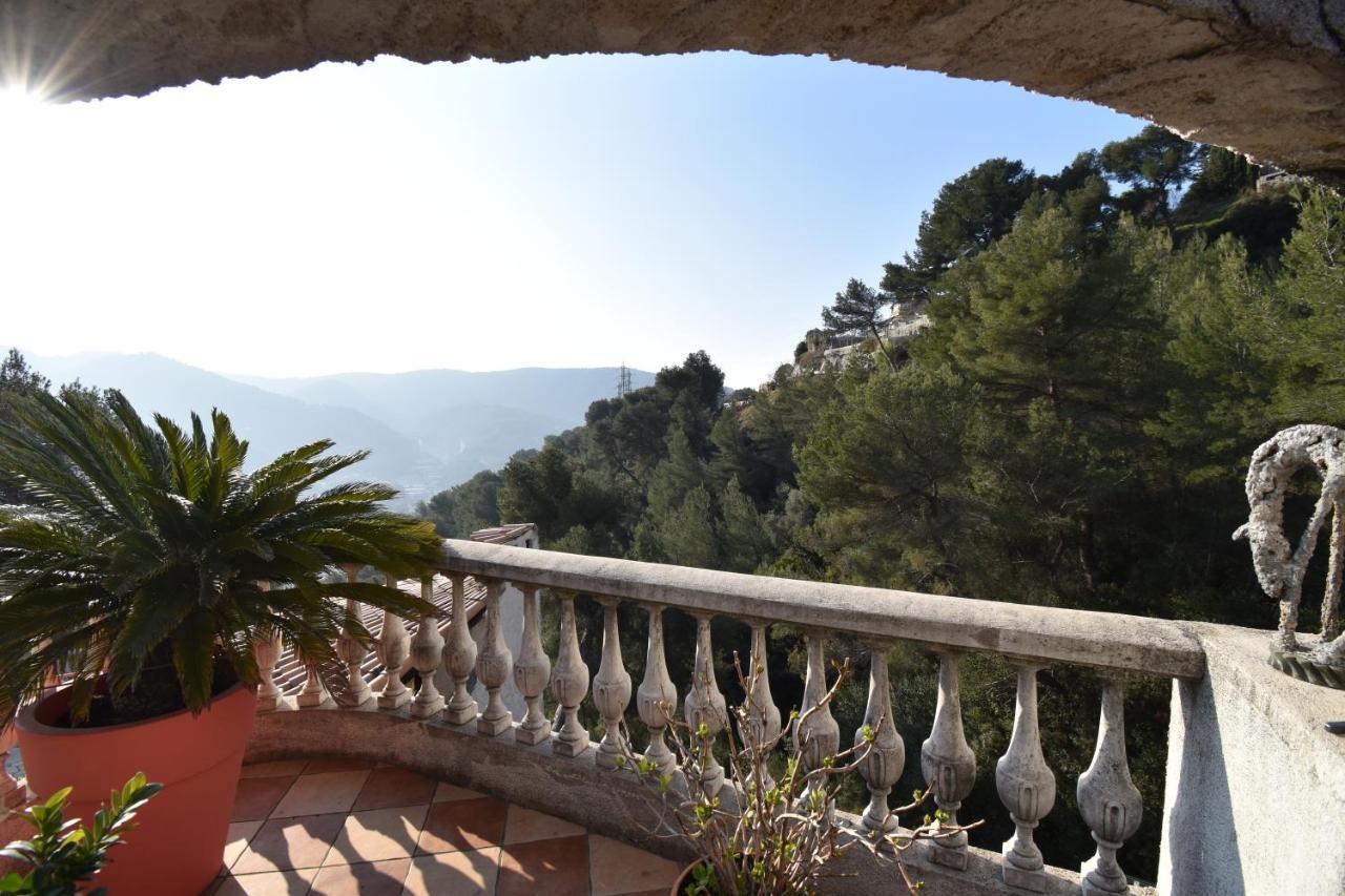 Studio Climatise Et Sa Terrasse Privee En Villa La Trinité Exterior foto